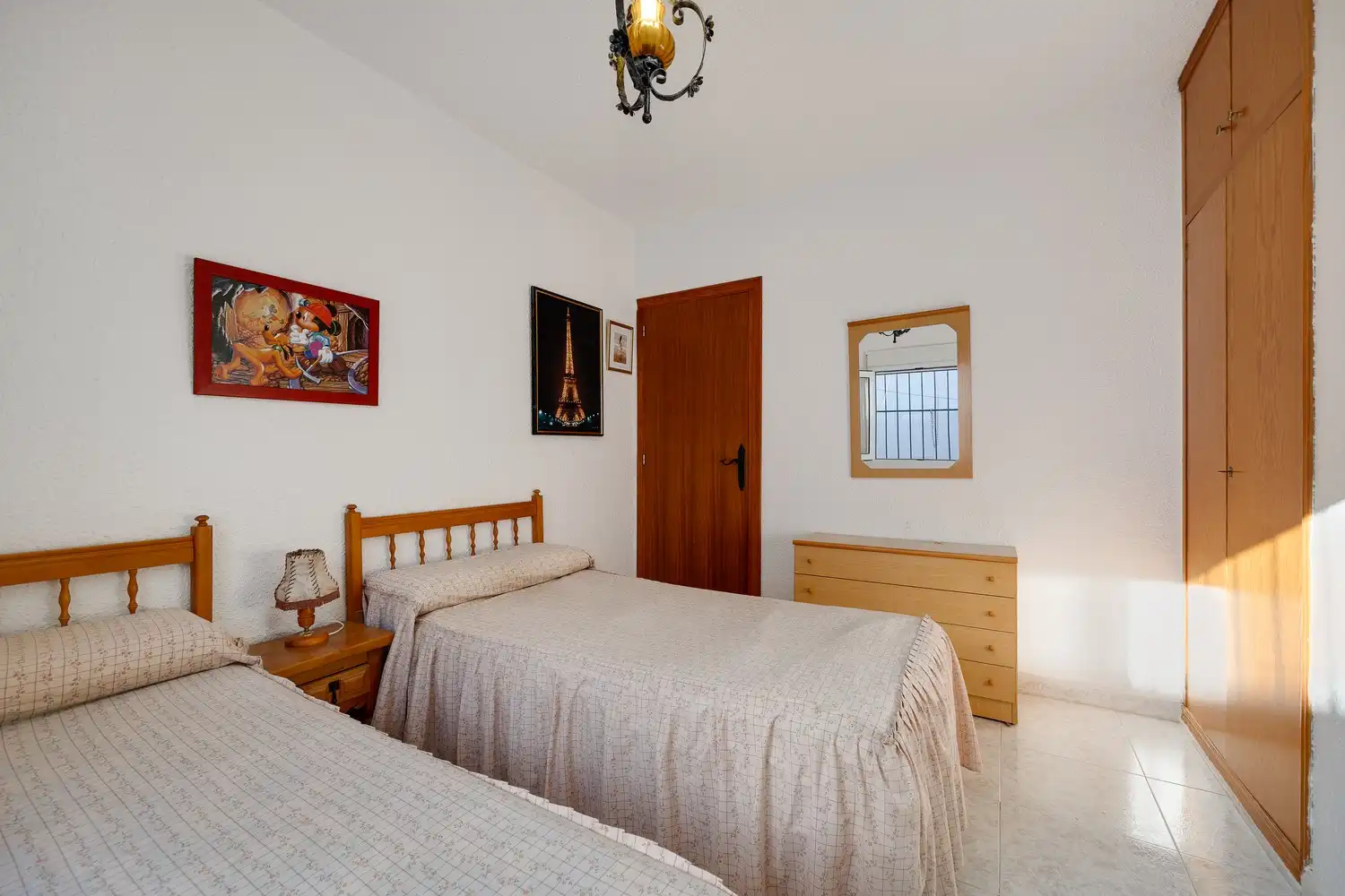 Habitación de Casa adosada en venta en Torrevieja con Aire acondicionado, Calefacción y Jardín privado