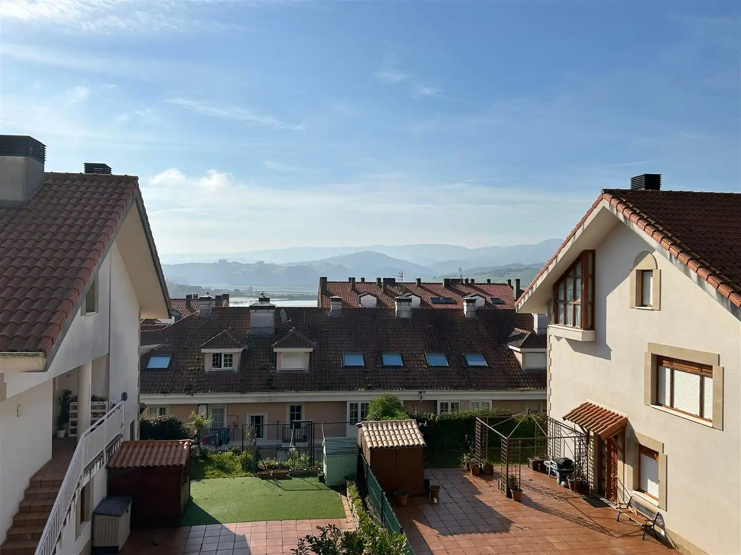 Vista exterior de Dúplex en venda en San Vicente de la Barquera, Cantabria