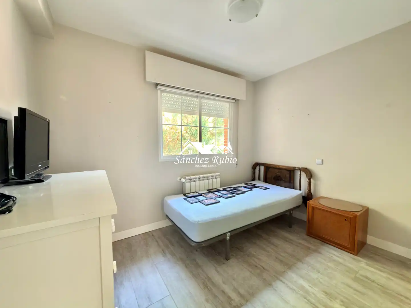 Dormitori de Casa adosada de lloguer en Galapagar amb Calefacció, Jardí privat i Parquet