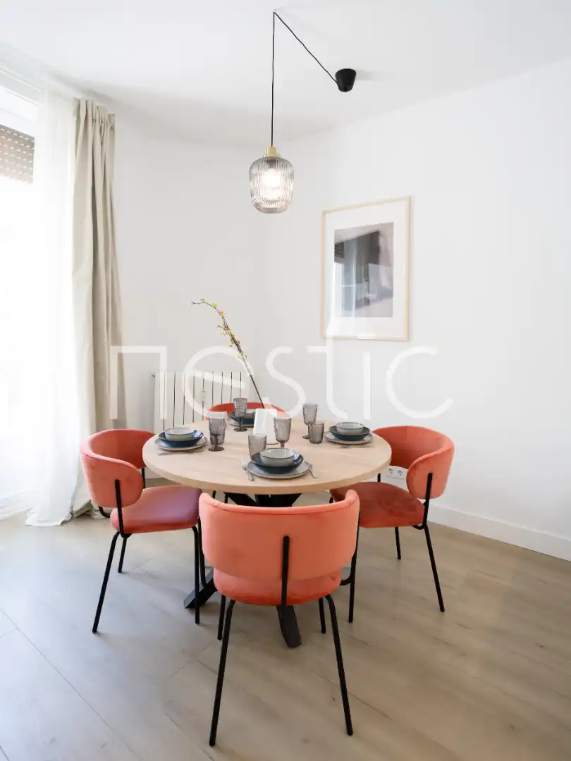 Comedor de Apartamento de alquiler en Madrid con Aire acondicionado, Calefacción y Amueblado