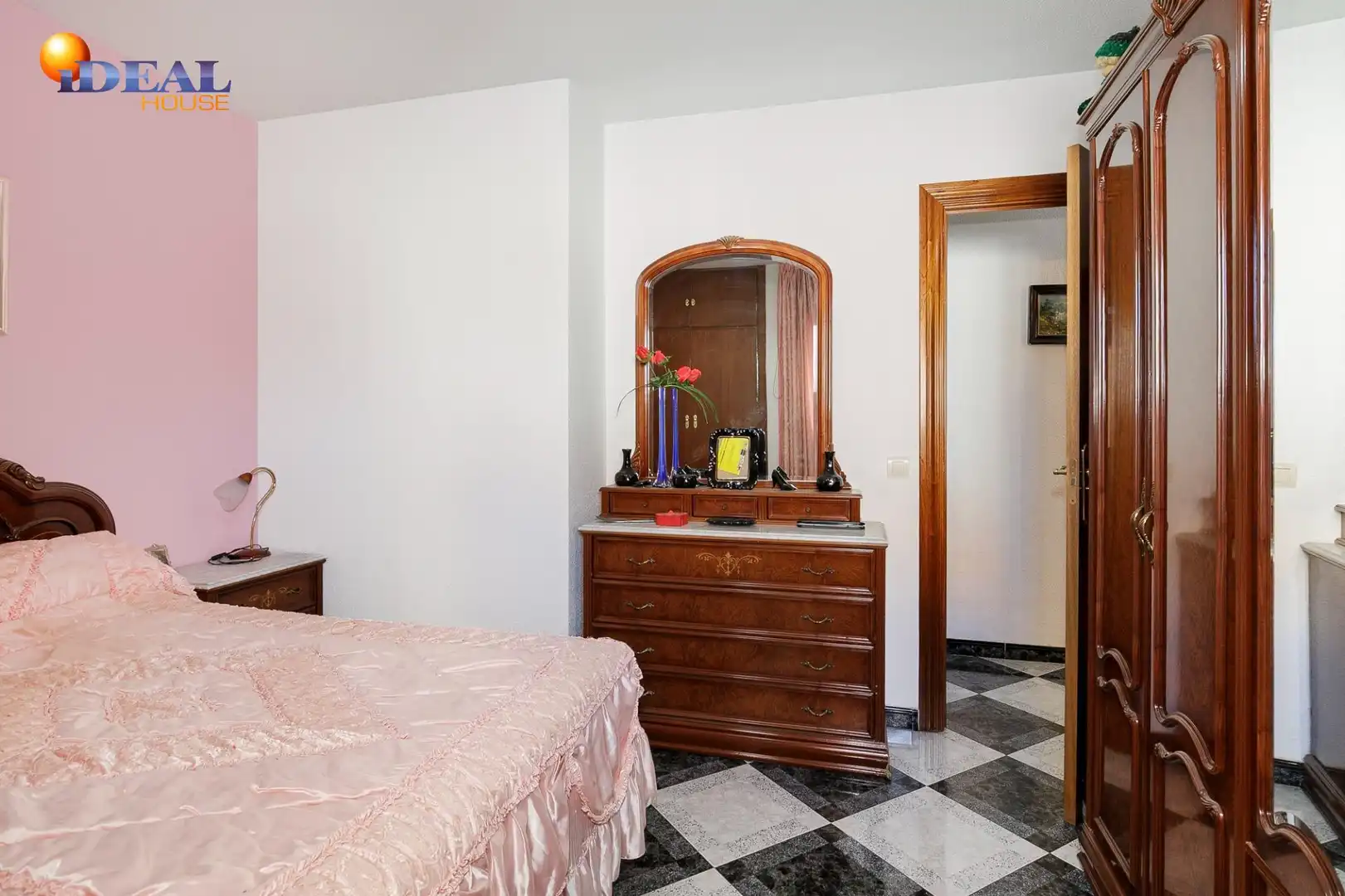 Bedroom of Flat for sale in Granada  with Air Conditioner and Terrace