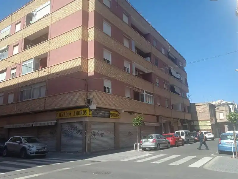 Vista exterior de Pis en venda en Benetússer