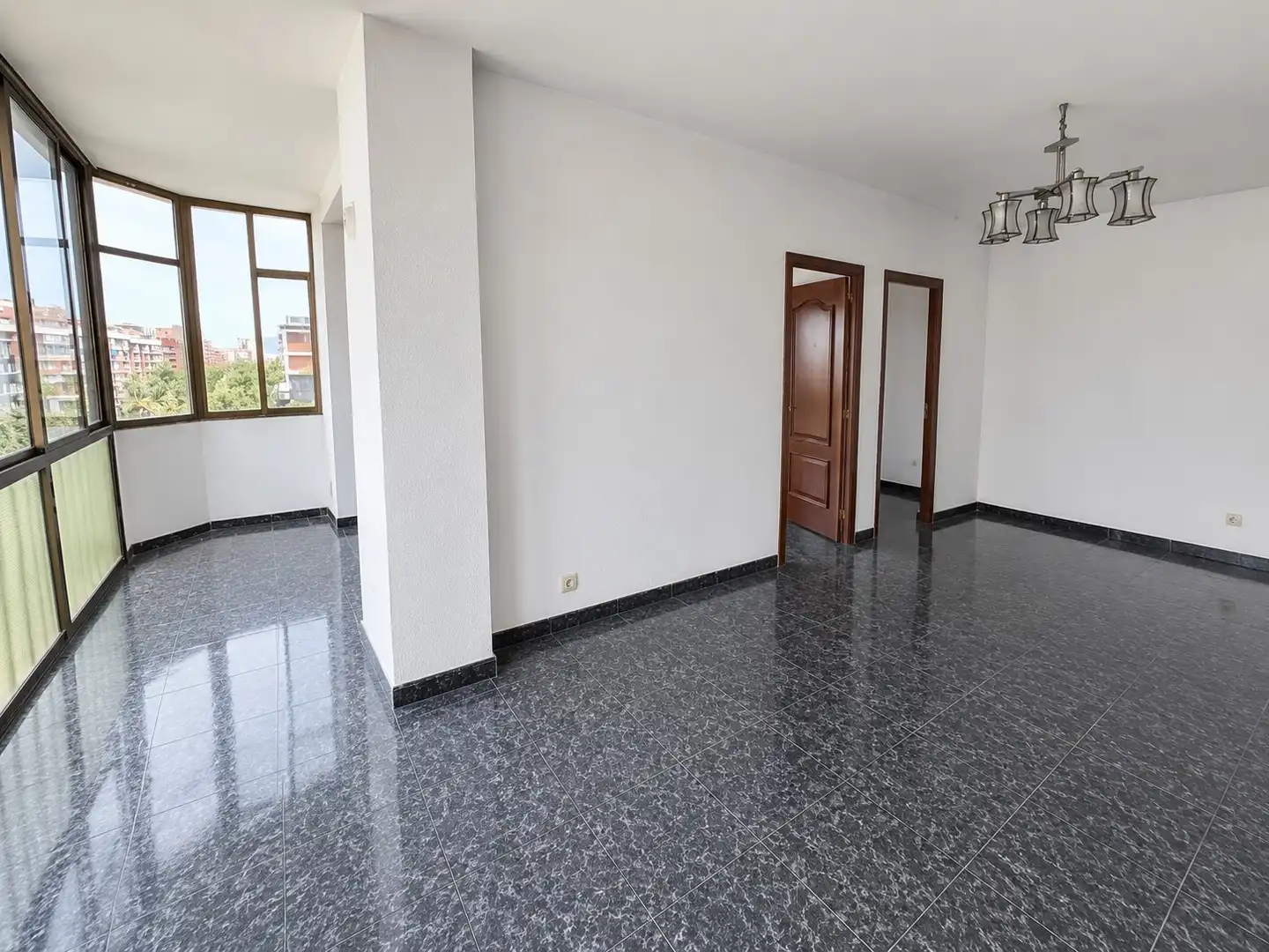 Piso en venta en Barcelona con Balcón
