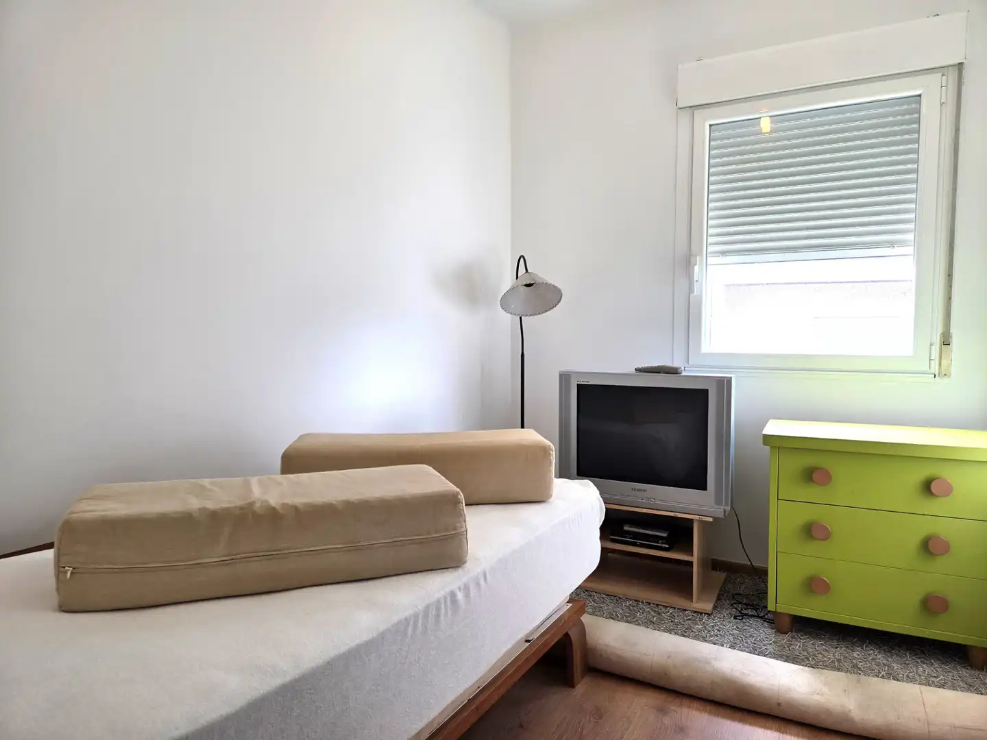 Bedroom of Flat for sale in Sanxenxo  with Parquet flooring, Terrace and Oven