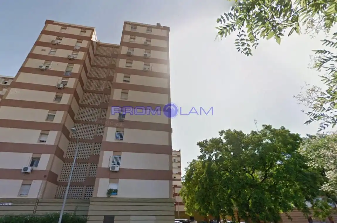 Vista exterior de Piso en venta en Sevilla