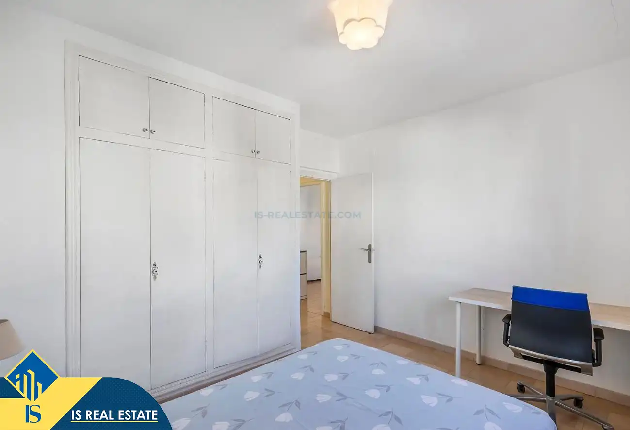 Schlafzimmer von Einfamilien-Reihenhaus zum Verkauf in Torrevieja mit Klimaanlage, Heizung und Privatgarten