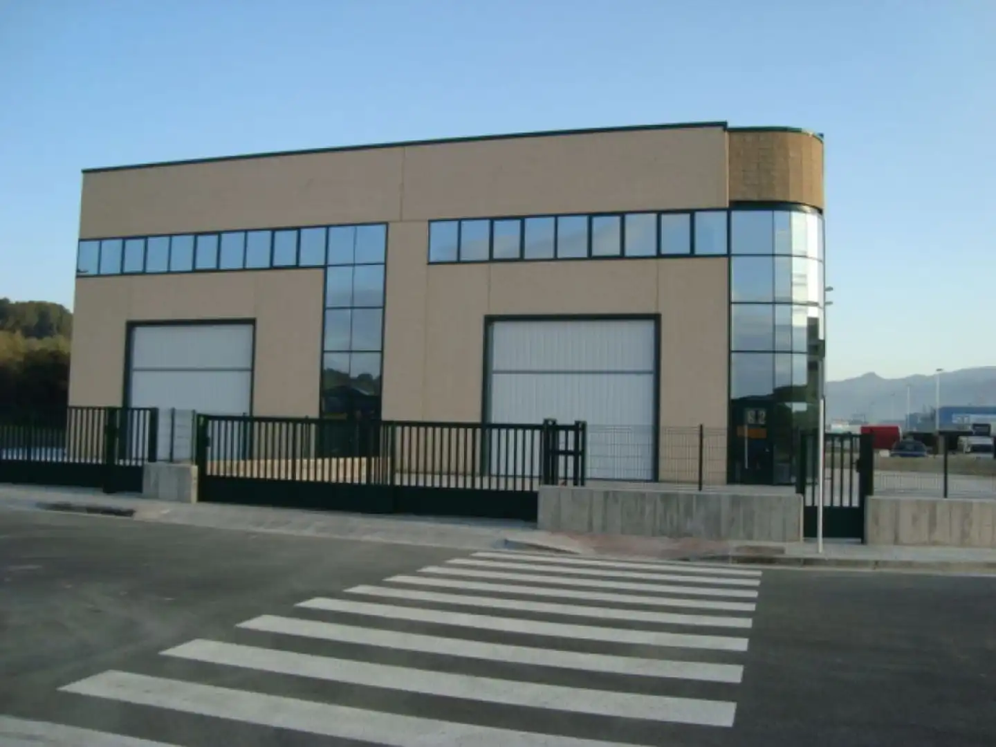 Industriegebäude zur Miete in Calle de luxemburg