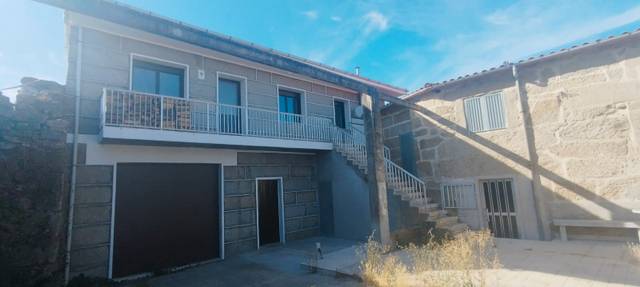 Casa-chalet en Venta en Estrada de Baltar, 19 en Cualedro
