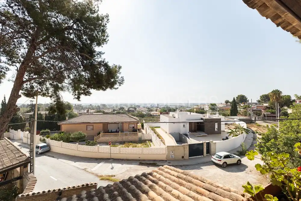 Vista exterior de Casa o chalet de alquiler en Manises con Aire acondicionado, Calefacción y Jardín privado