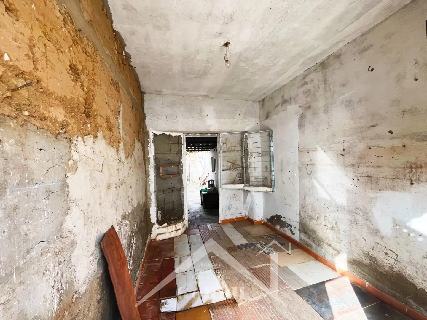 Casa adosada en venta en Almadén de la Plata con Aire acondicionado, Terraza y Trastero