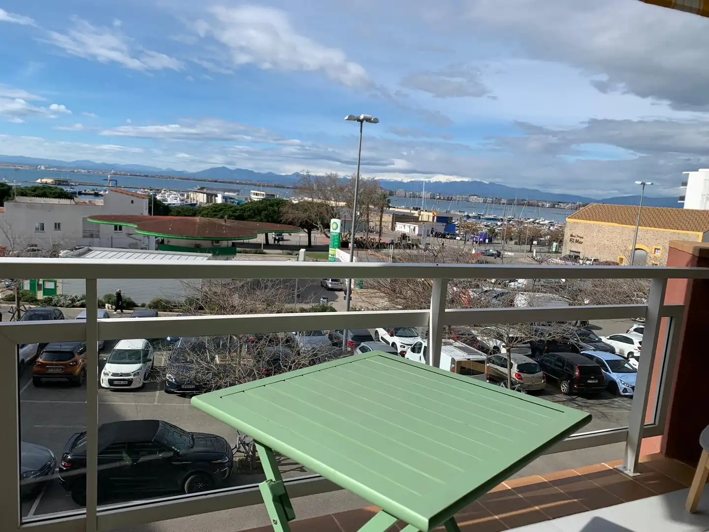 Parking of Flat for sale in Roses  with Air Conditioner, Heating and Terrace