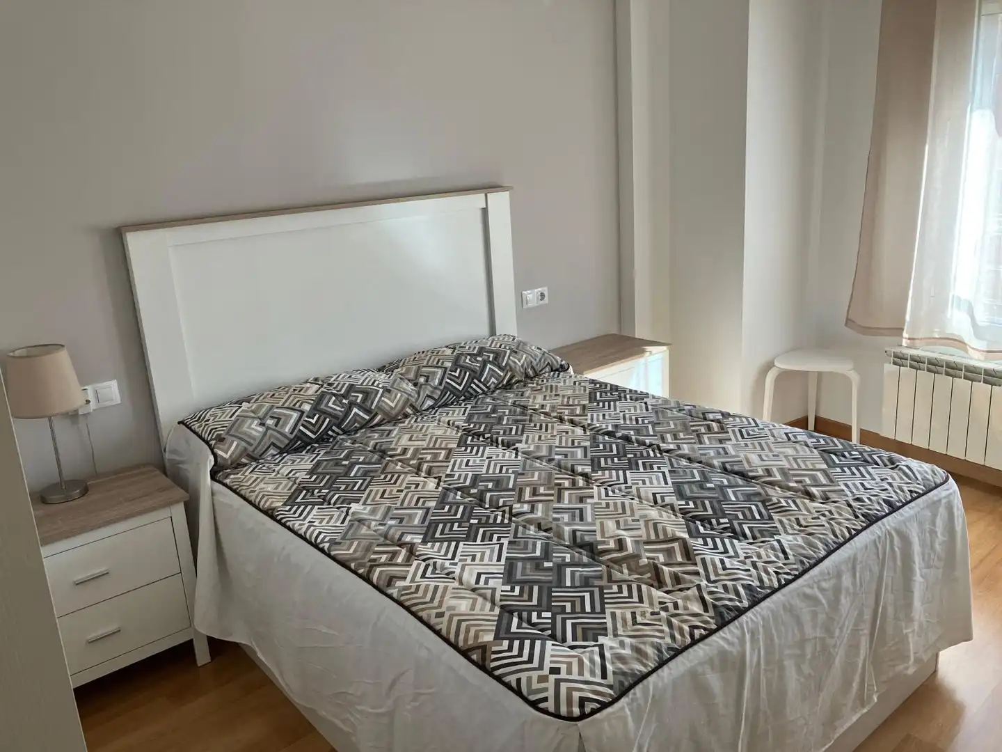 Bedroom of Flat for sale in Valdepeñas  with Air Conditioner, Heating and Storage room