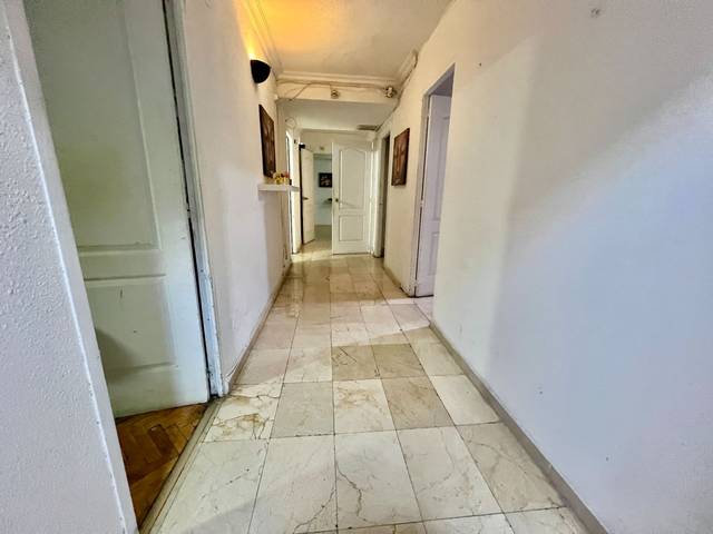 Piso en Venta en REYES CATOLICOS en Ensanche - Diputación