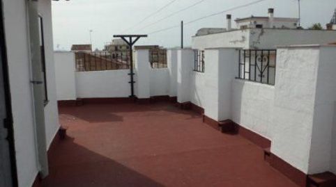 Piso céntrico compuesto por 3 dormitorios, 1 baños, 1 patio, cocina, terraza amplia con doble guardilla. Piso muy iluminado. En la, imatge 4