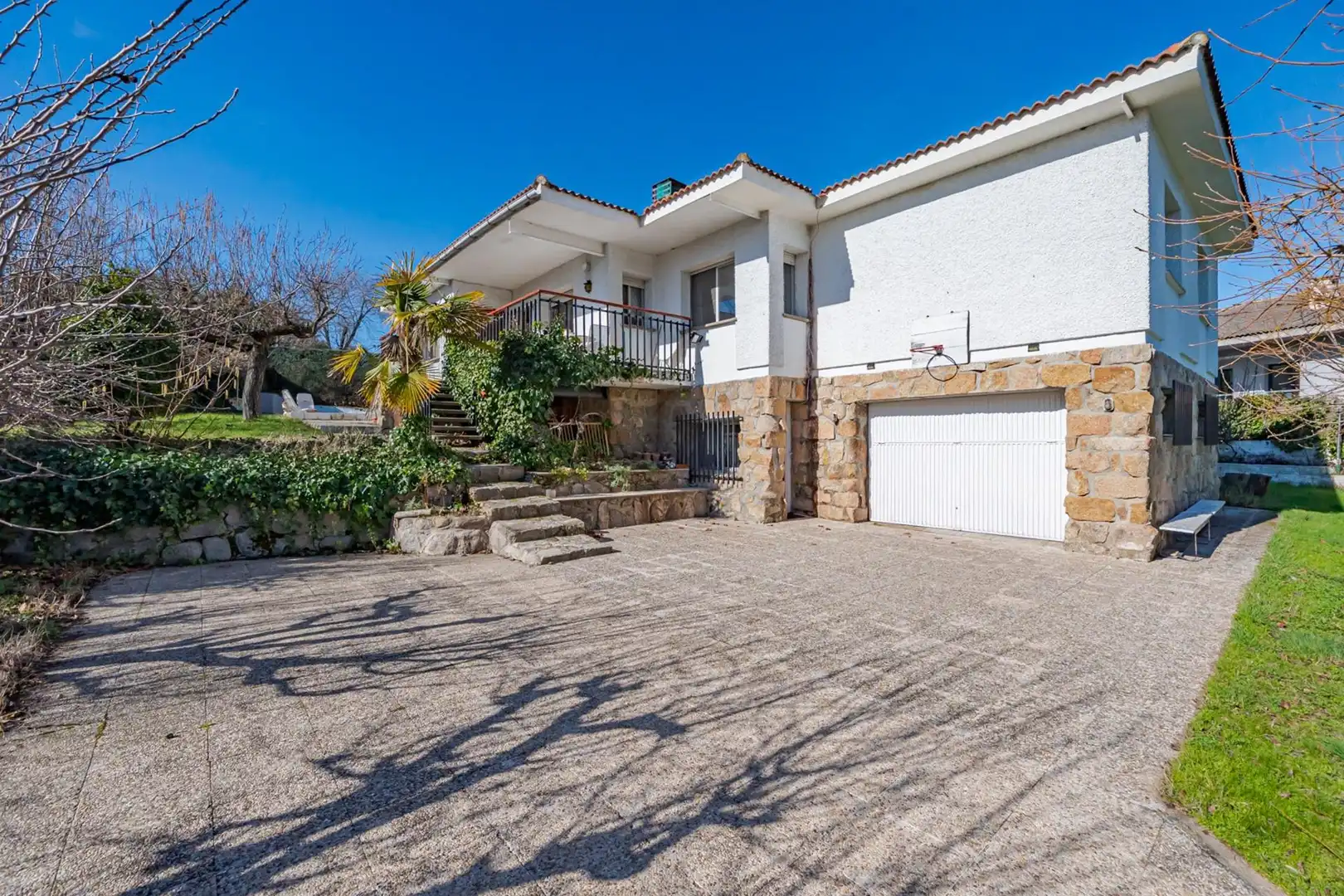 Vista exterior de Casa o chalet en venta en Tres Cantos con Calefacción, Jardín privado y Terraza