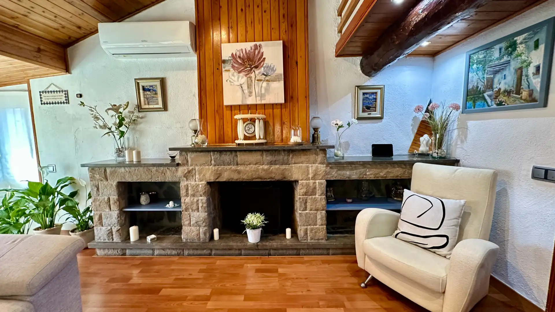 Sala de estar de Casa o chalet en venta en Rubí con Aire acondicionado, Calefacción y Jardín privado
