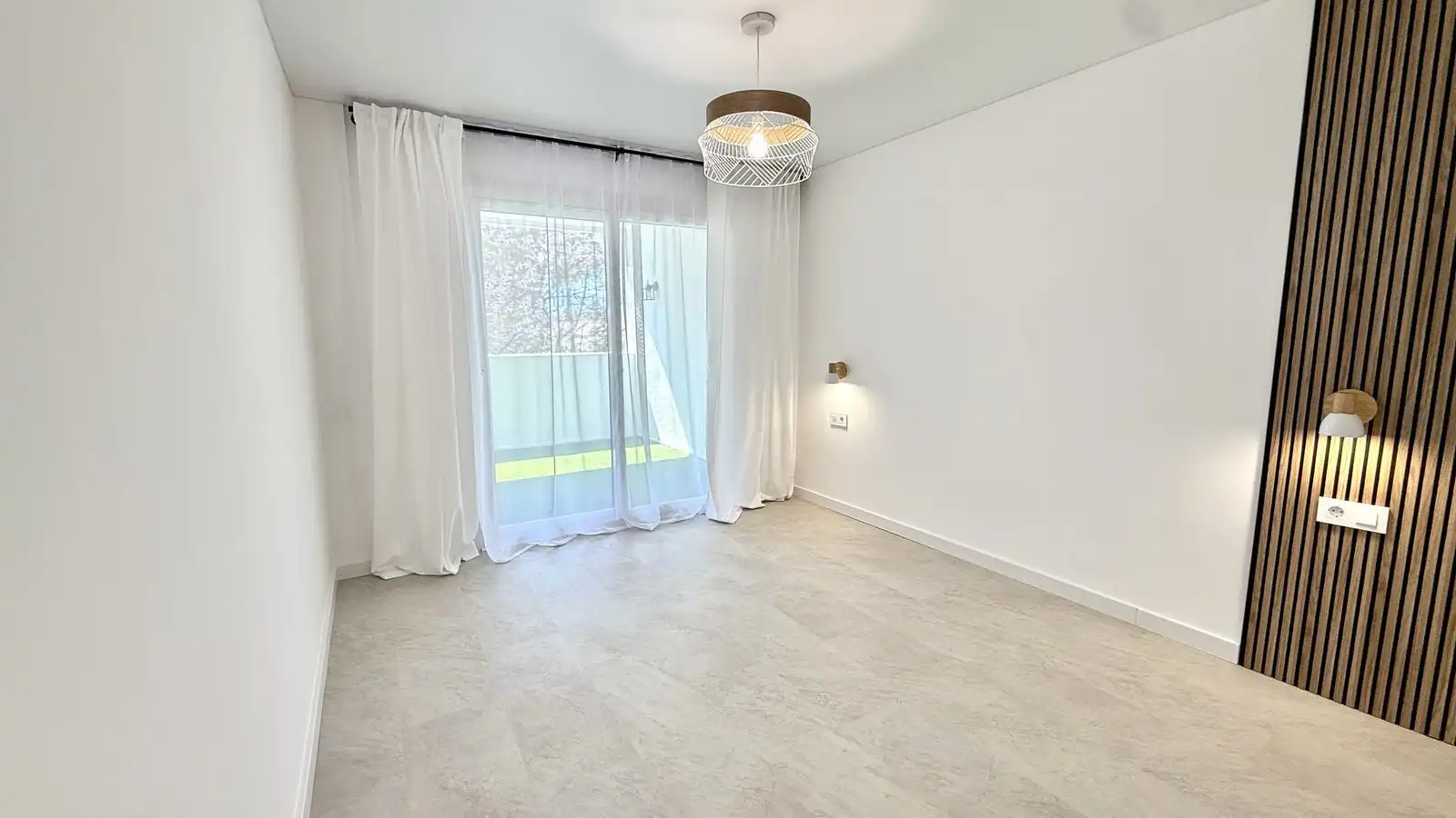 Dormitori de Apartament en venda en Estepona amb Terrassa, Traster i Moblat