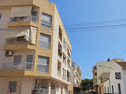 Vista exterior de Apartament en venda en Guardamar del Segura amb Aire condicionat, Terrassa i Traster