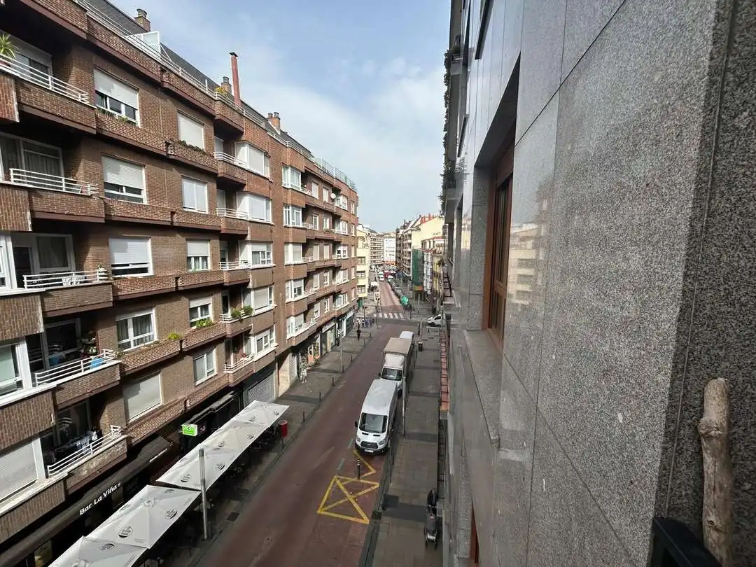 Vista exterior de Pis en venda en Vitoria - Gasteiz amb Calefacció, Terrassa i Traster