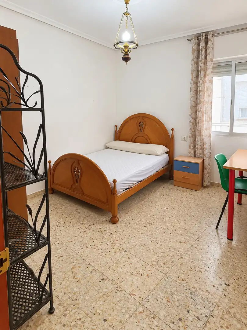 Appartamento con terrazza in affitto a Casco Antiguo, imagen 12