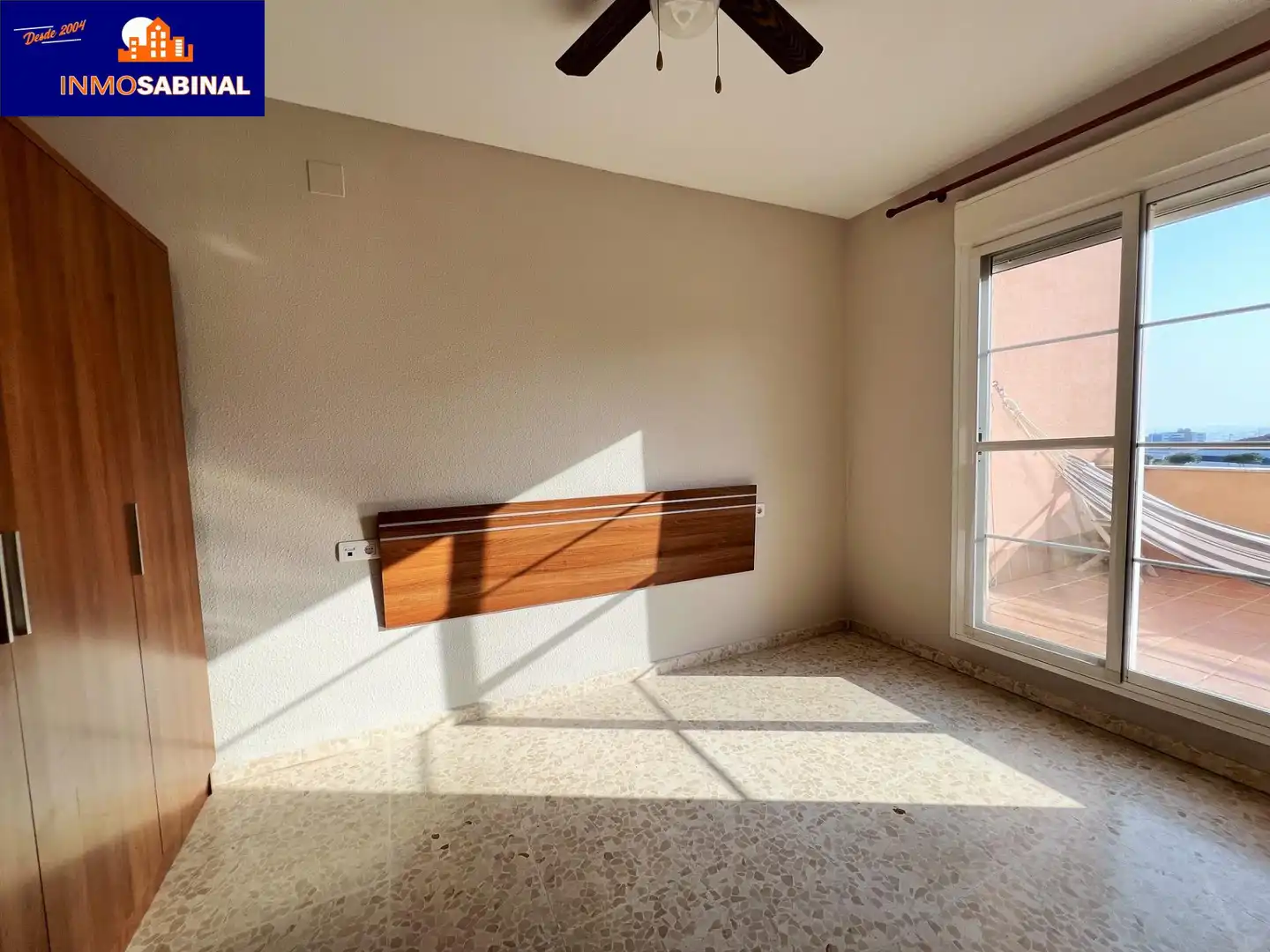 Terraza de Piso en venta en Roquetas de Mar con Aire acondicionado, Terraza y Piscina comunitaria