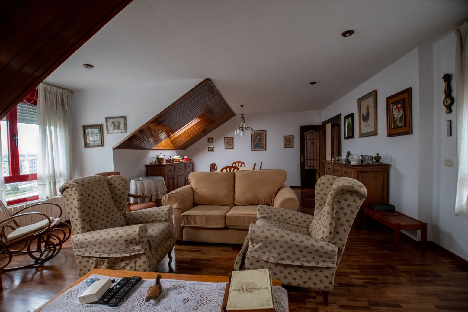 Sala d'estar de Pis de lloguer en Villaviciosa amb Calefacció, Parquet i Balcó