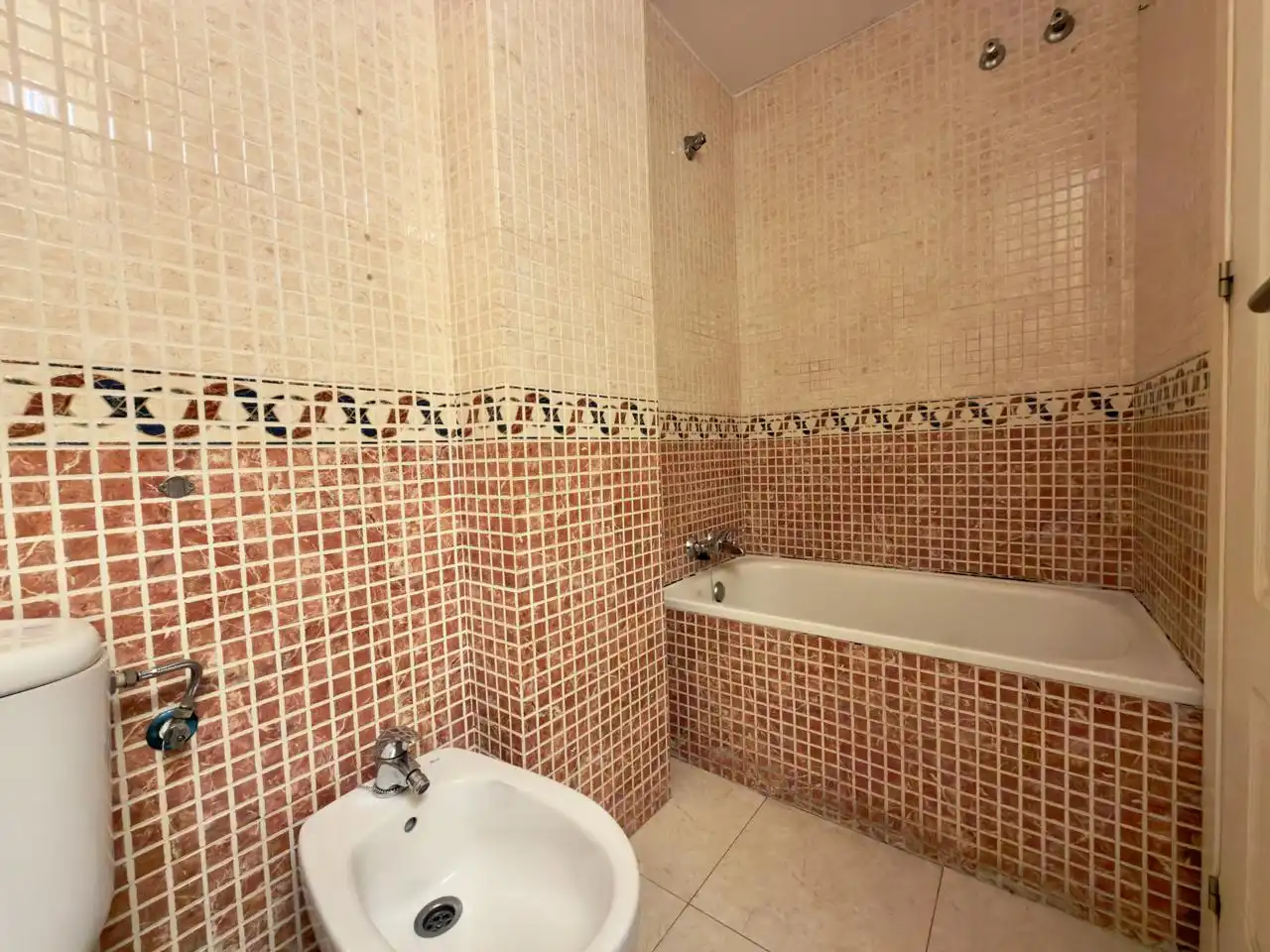 Bathroom of Duplexes for sale in Gelves