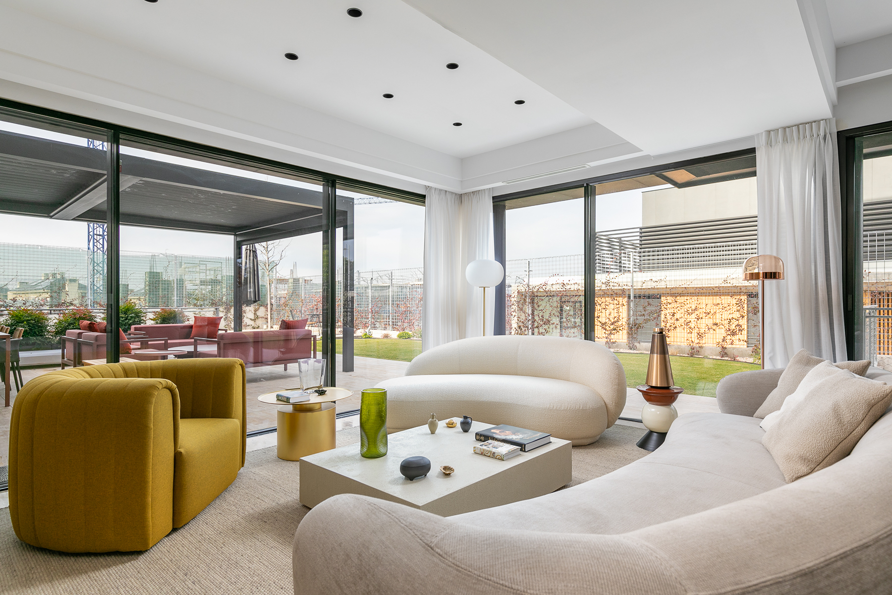 Living room of House or chalet for sale in  Madrid Capital  with Air Conditioner, Heating and Private garden