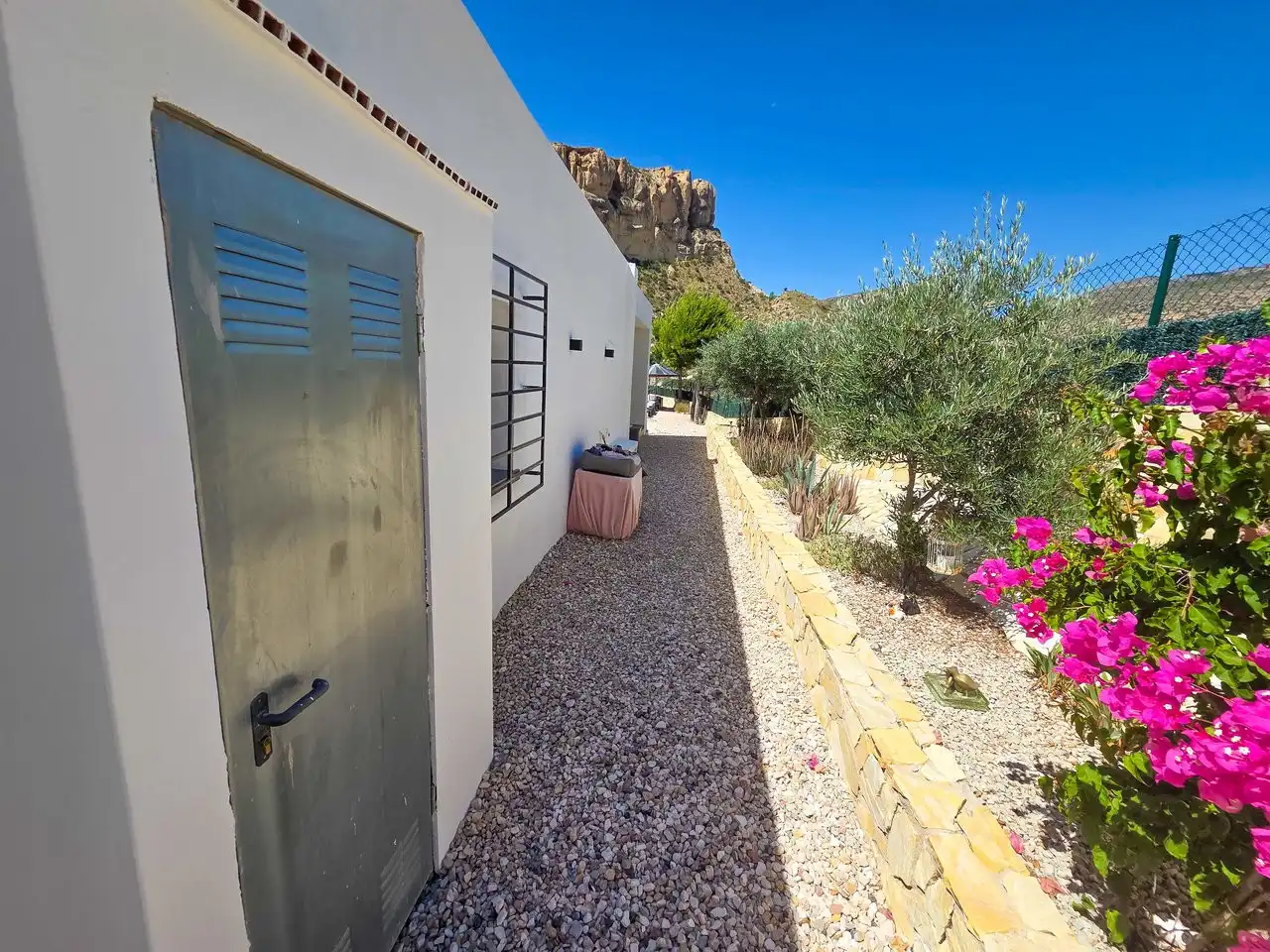 Exterior view of Houses for sale in Crevillent, Alicante