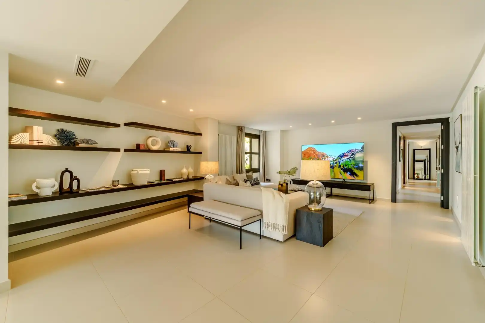 Sala de estar de Casa o chalet en venta en Marbella con Aire acondicionado, Jardín privado y Terraza