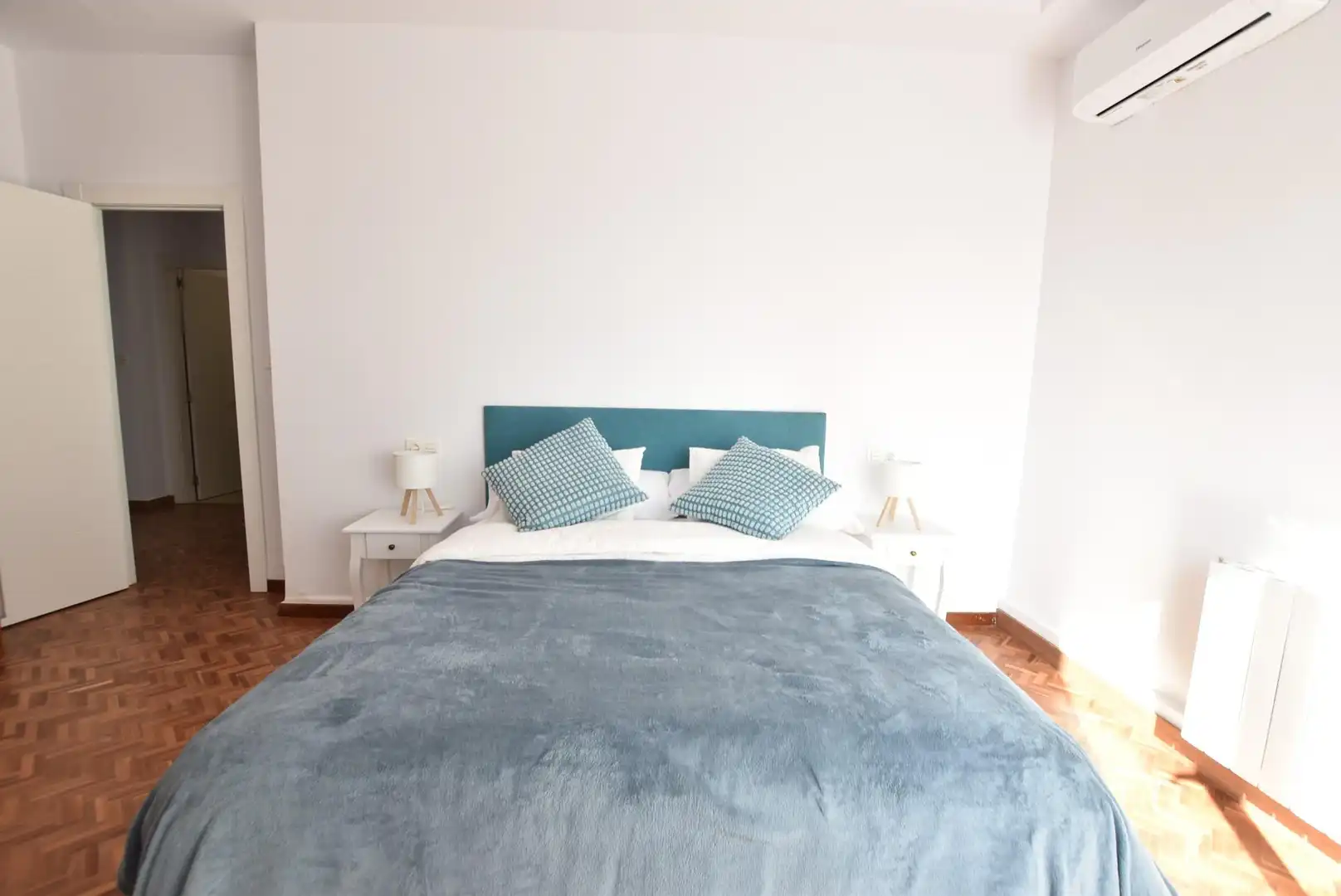 Dormitori de Casa o xalet de lloguer en Granada amb Aire condicionat, Terrassa i Piscina