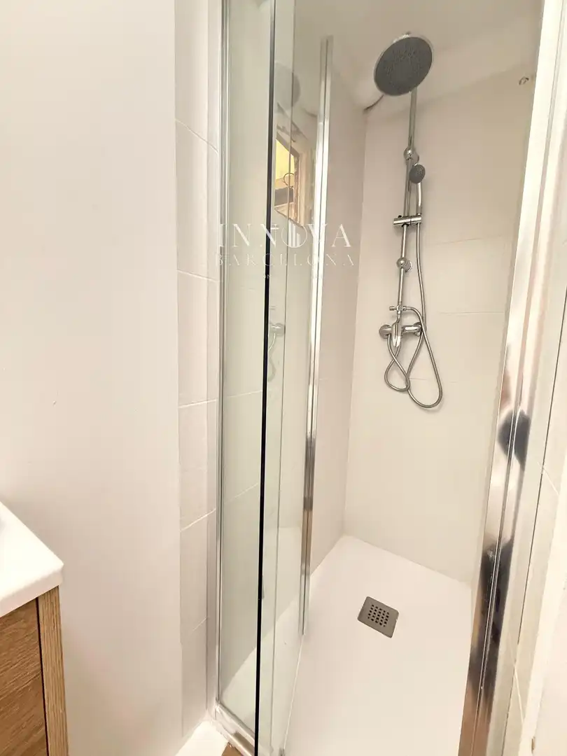 Baño de Piso en venta en Barcelona con Aire acondicionado, Calefacción y Amueblado