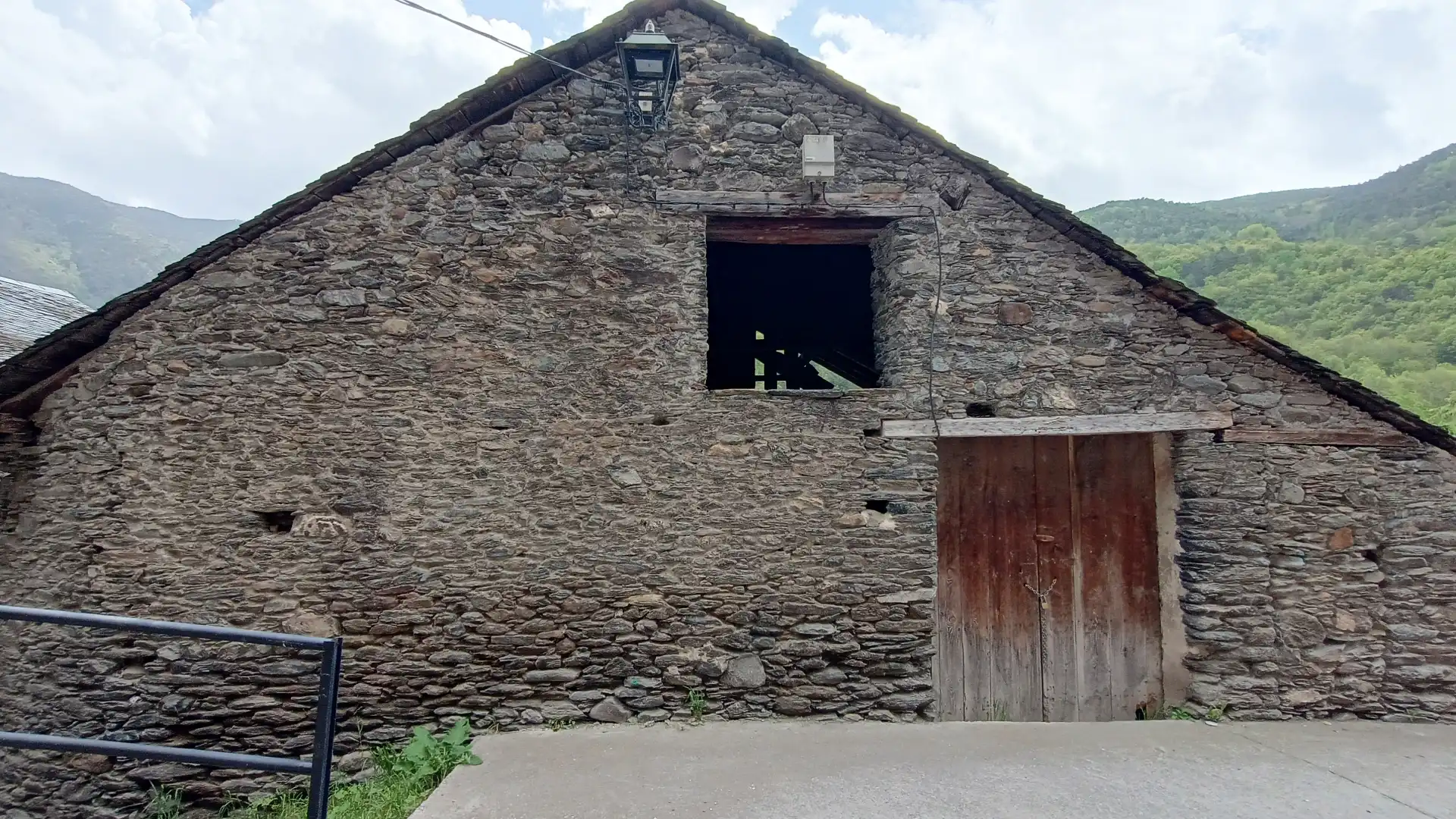 Vista exterior de Finca rústica en venta en Alins con Jardín privado