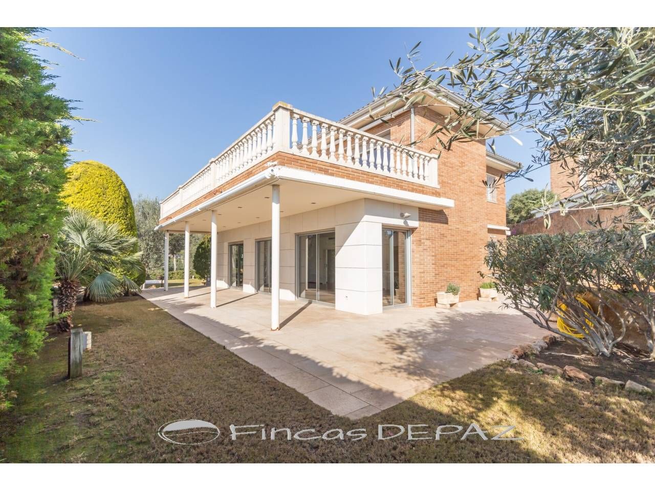 Vista exterior de Casa o chalet en venta en Castelldefels con Aire acondicionado, Calefacción y Jardín privado