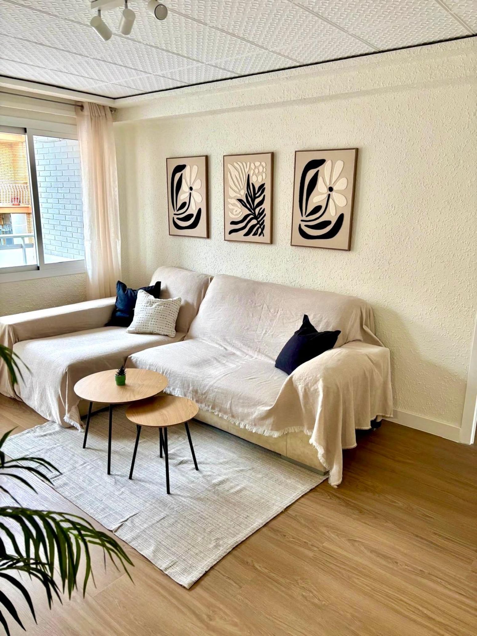 Sala d'estar de Pis de lloguer en Alboraya amb Moblat i Balcó