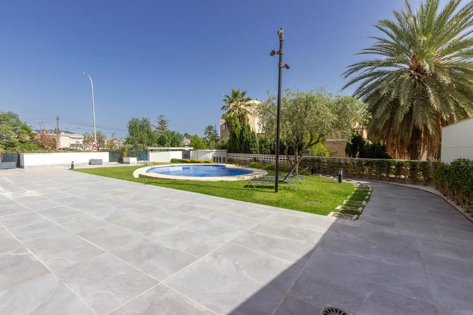 Swimming pool of Apartments for rent in El Campello