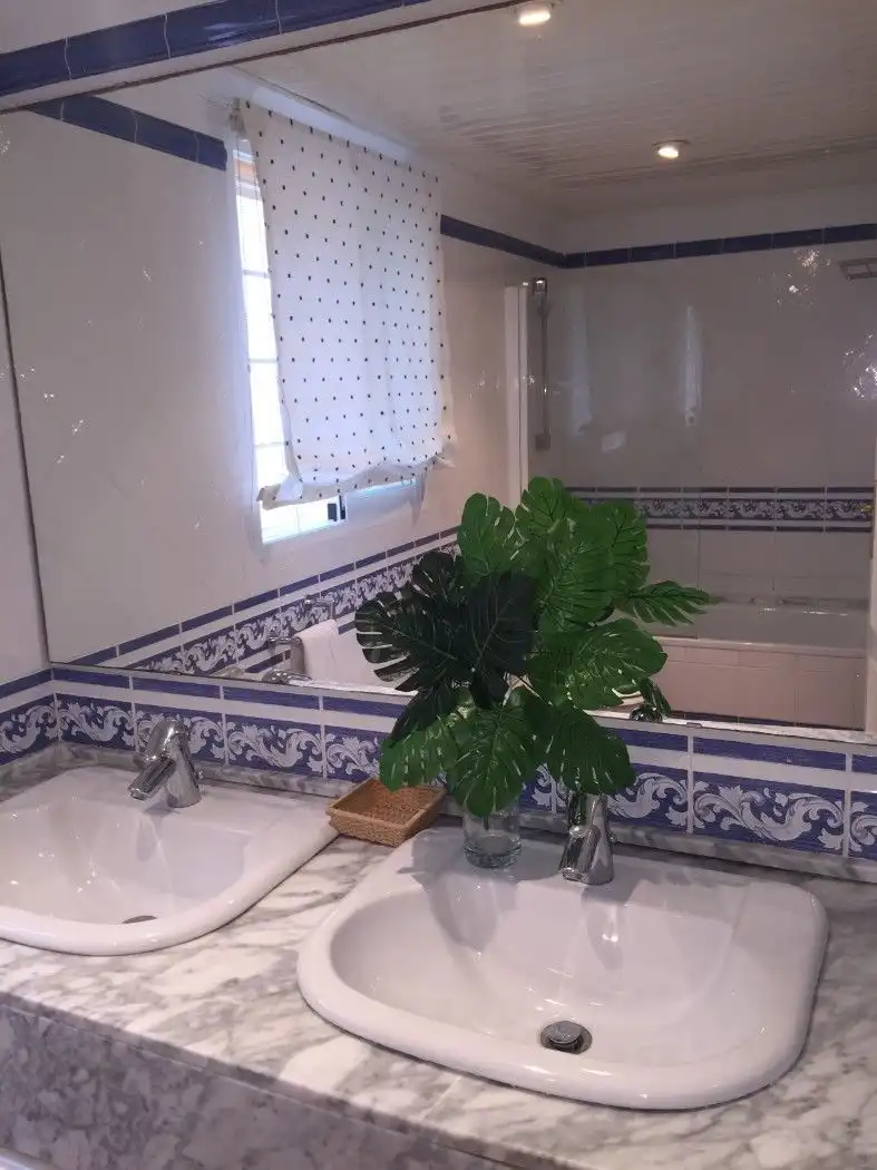 Bathroom of Apartments for rent in Peñíscola / Peníscola  with Terrace, Furnished and Community pool