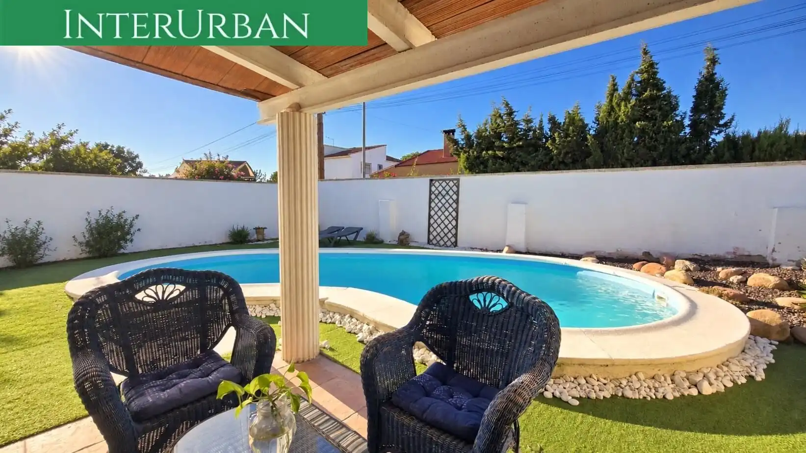 Vista exterior de Casa o xalet en venda en La Pobla de Vallbona amb Aire condicionat, Calefacció i Jardí privat