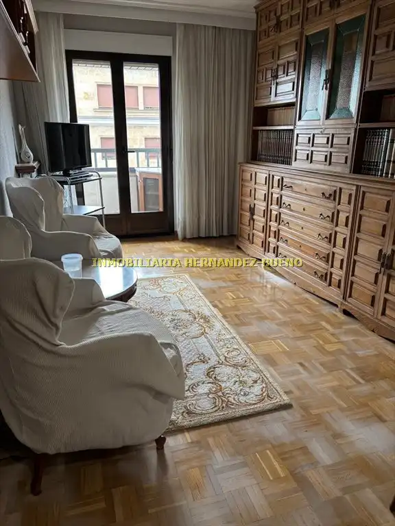 Living room of Flat for sale in Salamanca  with Heating and Balcony