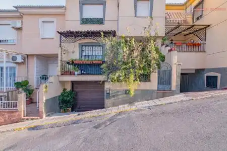 Vista exterior de Casa o chalet en venta en Güevéjar con Calefacción