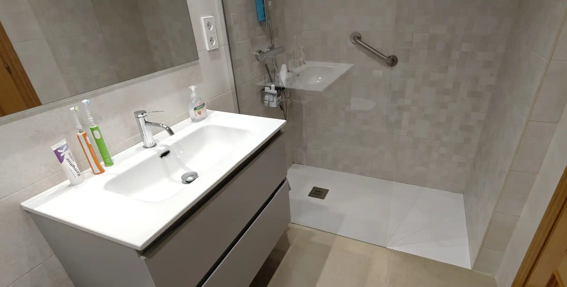 Flat with terrace for sale in Calle de la Viola, imagen 14