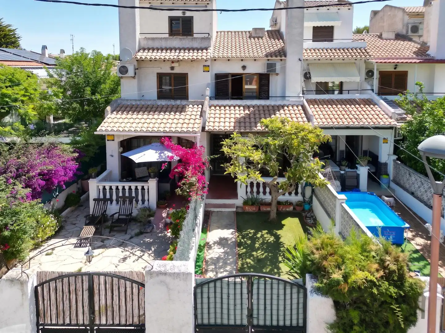 Jardí de Casa adosada en venda en Cubelles amb Jardí privat, Terrassa i Traster