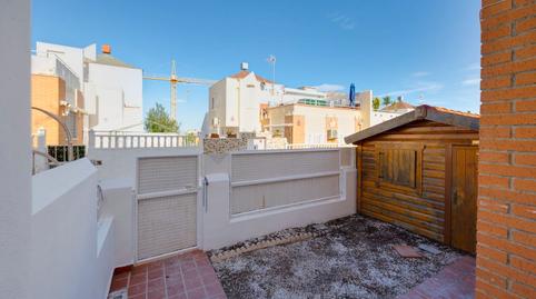 Foto 3 de Casa adosada en venda a Avenida de Londres, 42, Los Balcones y los Altos, Alicante