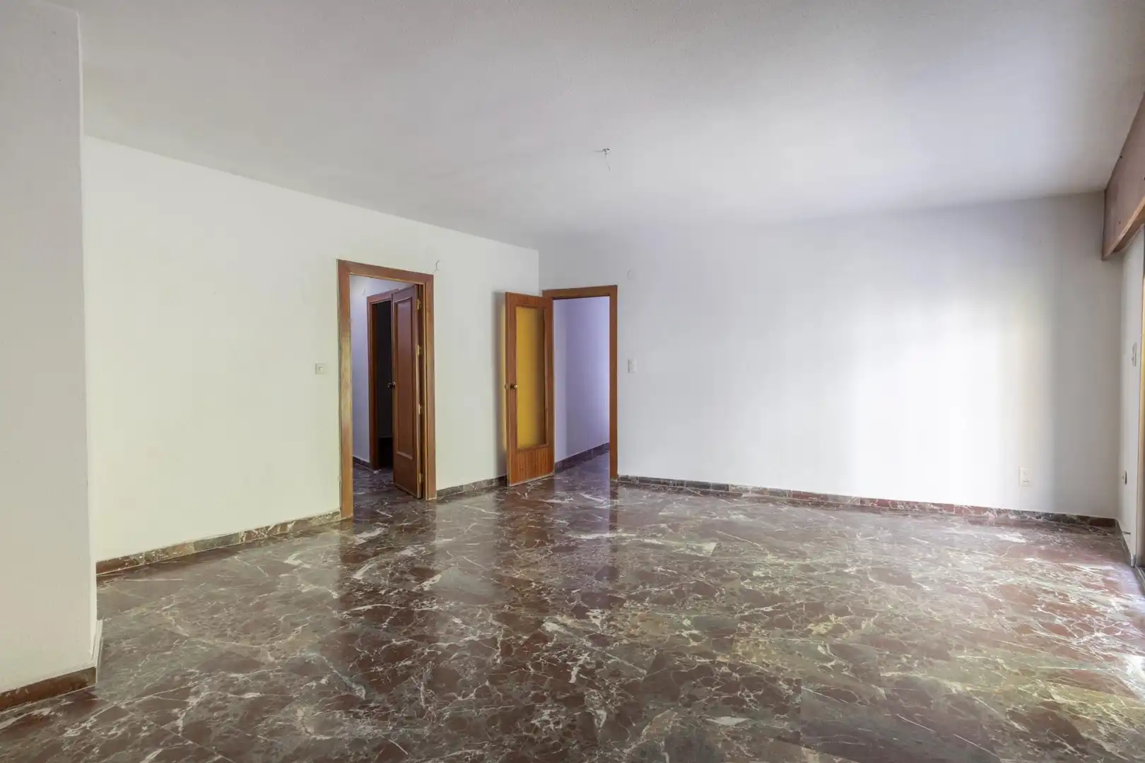 Wohnung zum Verkauf in Granada mit Heizung, Terrasse und Balkon