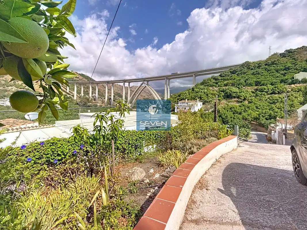 Vista exterior de Finca rústica en venta en Almuñécar con Aire acondicionado, Jardín privado y Terraza