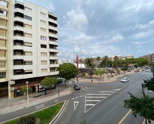 Vista exterior de Pis en venda en Gandia amb Balcó