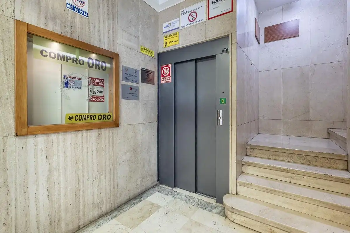 Oficina con ascensor en venta en Calle Acera del Darro 2, imagen 9