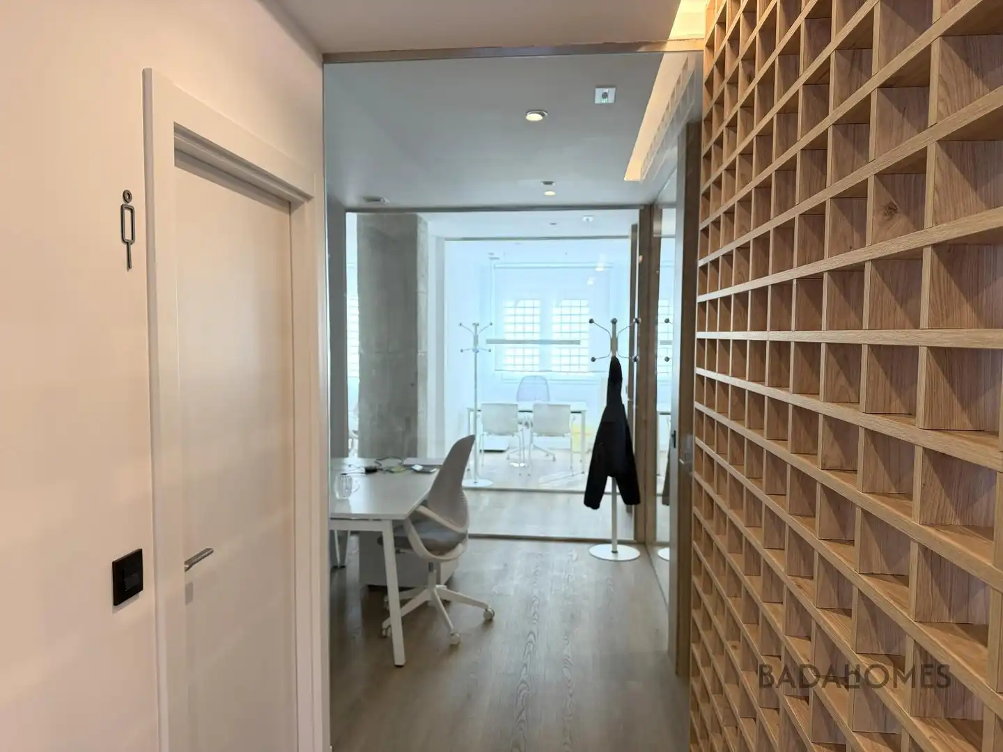 Büro zur Miete in Badajoz mit Klimaanlage, Heizung und Möbliert