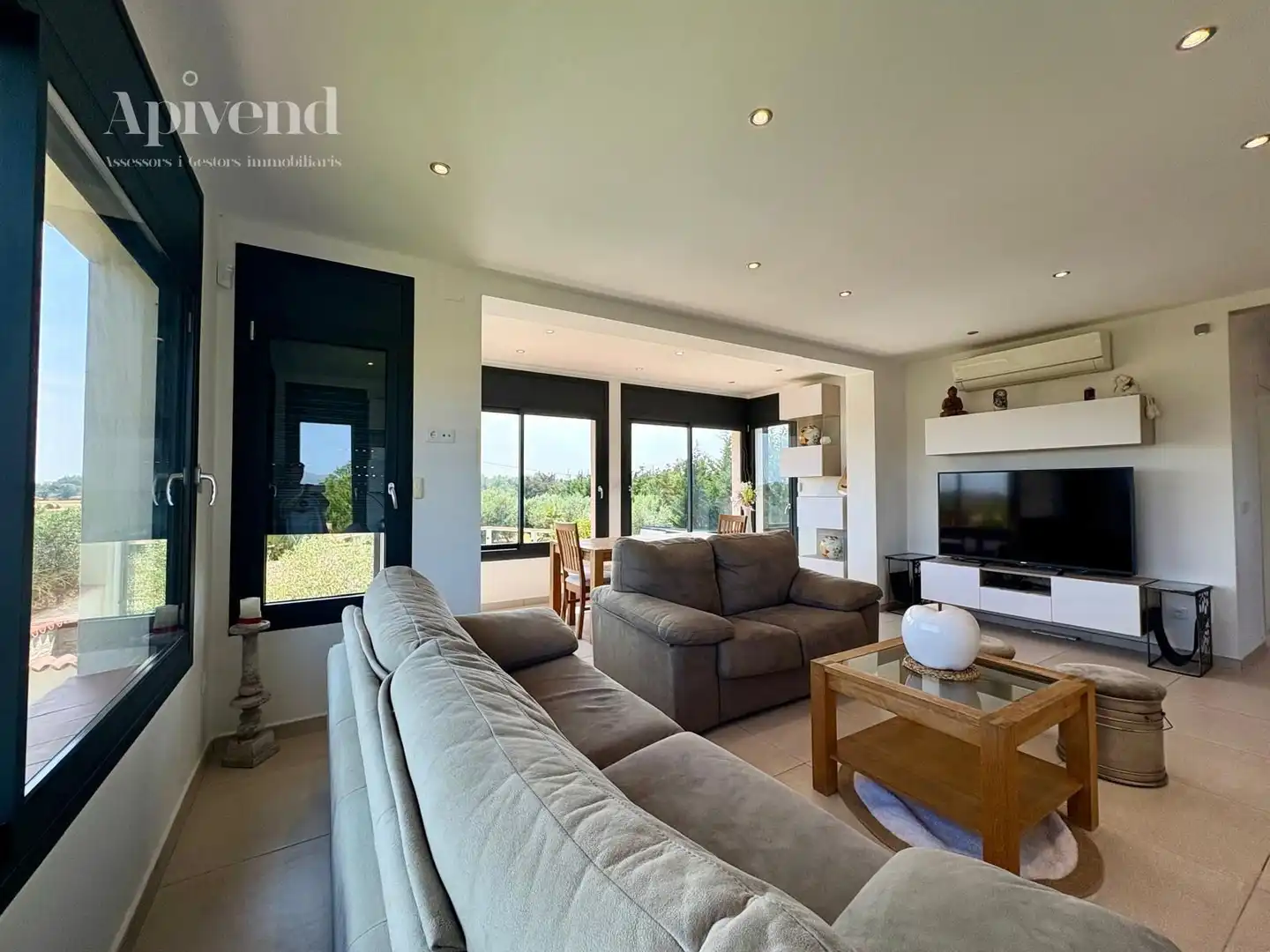 Sala de estar de Casa o chalet en venta en Peralada con Aire acondicionado, Calefacción y Trastero