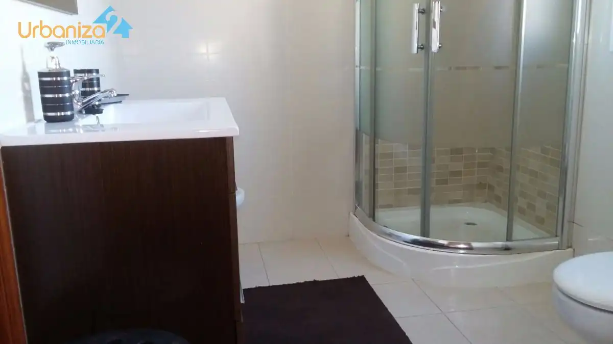 Apartament en venda a Calle Enrique Sánchez de León, Carretera de Sevilla - Los Montitos